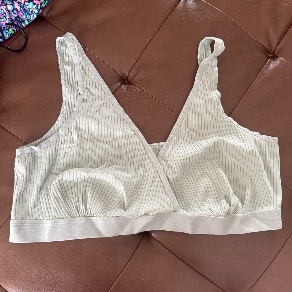 Storq mint green Ribbed V-Neck nursing bra